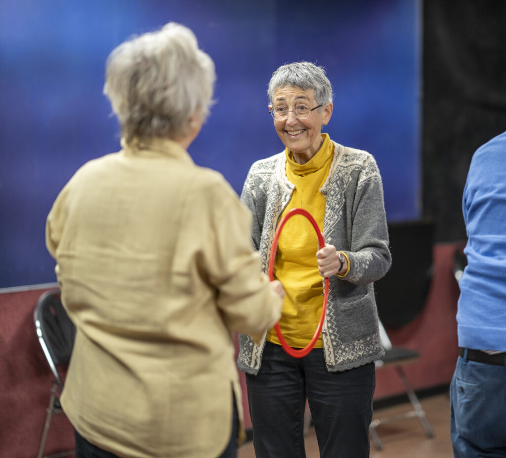 Ouderen die meedoen met een valpreventieles